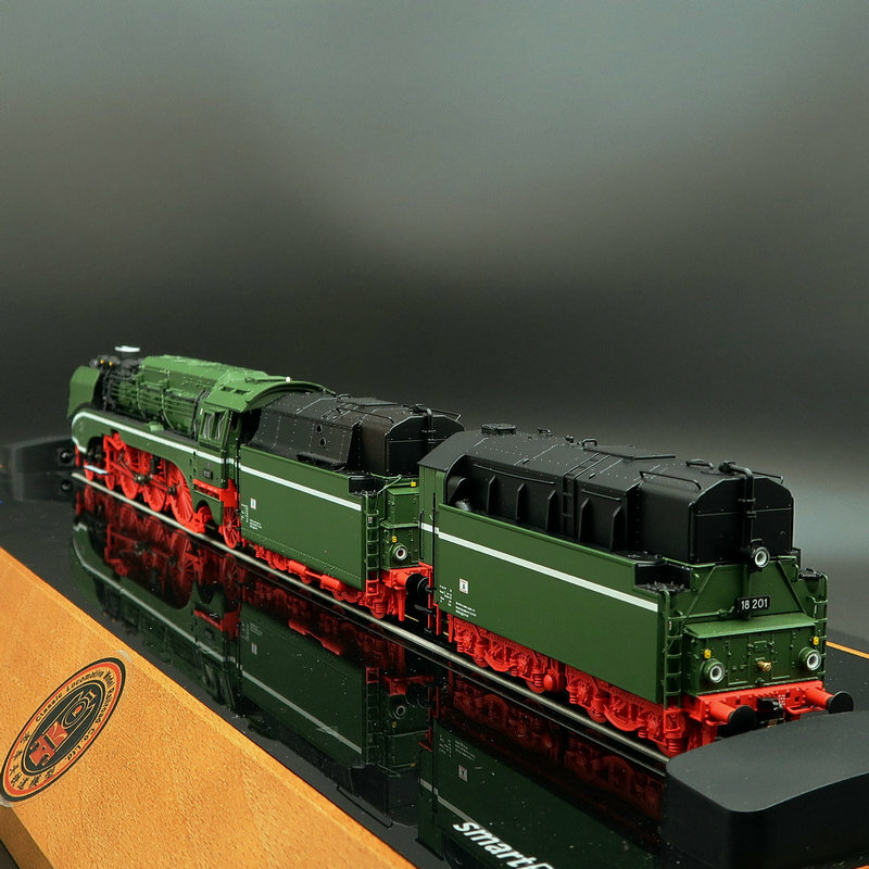 TRIX HO Model pociągu 1/87 25020 BR18 Steam cyfrowy efekt dźwiękowy efekt dymu pociąg parowy Model pociągu