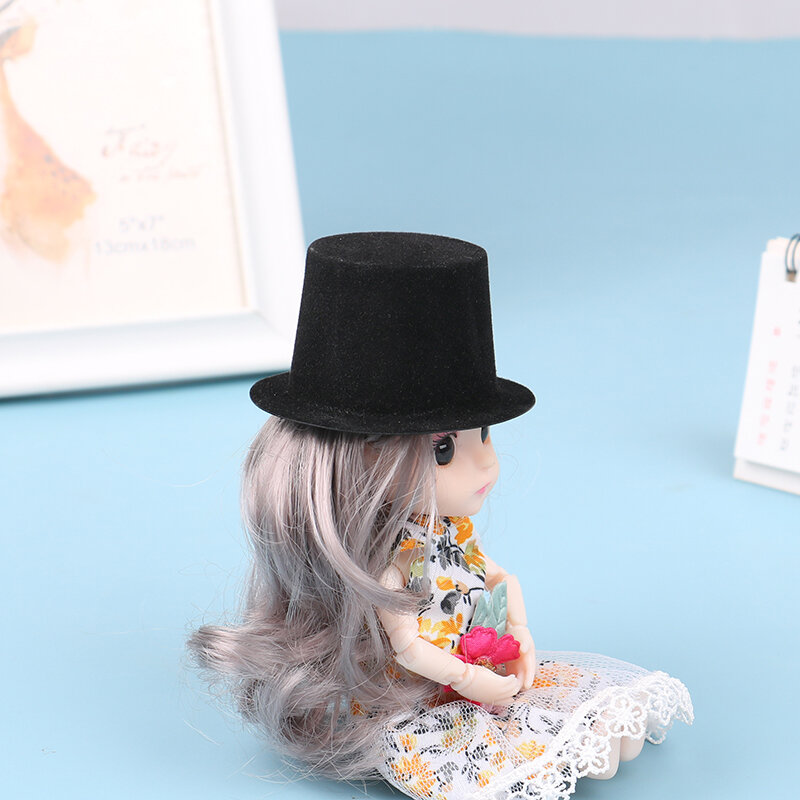 10Pcs Mini Dollhouse Black Bowler Hat 1:12 Dollhouse Miniature Simulation Hat PVC Flocked Hat DIY Dolls Fashion Accessories