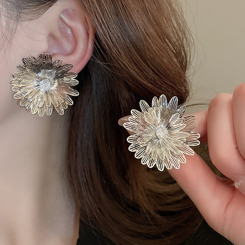 New Trendy 14K Gold-plated Exaggerated Hollow Flower Earrings for Women's Temperament Jewelry S925 Silver Needle Stud AAA Zircon