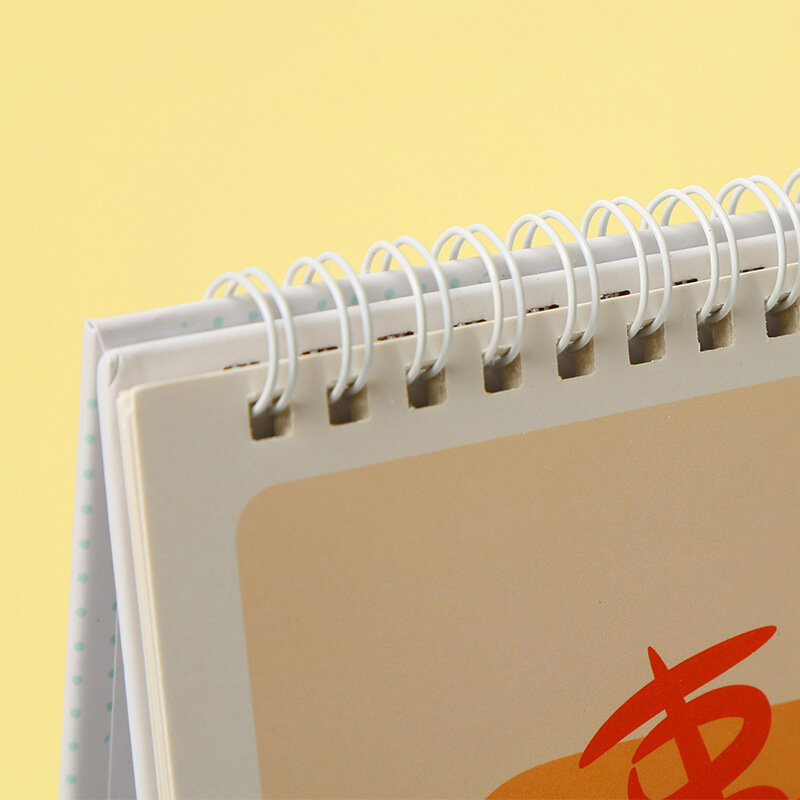 Kalendarz 2024 mały świeży kalendarz biurkowy planer na biurko notatnik z cewką kalendarz książki artykuły biurowe przybory szkolne