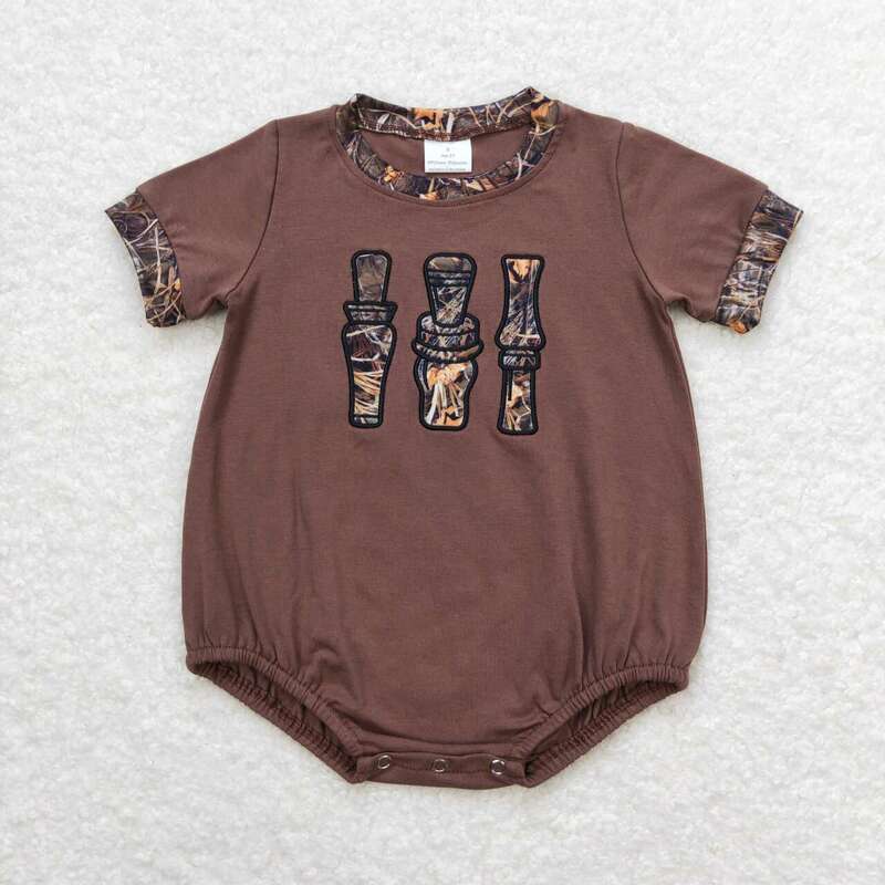 Małe chłopięce kamuflażowe brązowe pajacyki odzież letnia butik dla noworodków hurtownia niemowlę dziecko dzieci krótkie rękawy kombinezon bąbelkowy