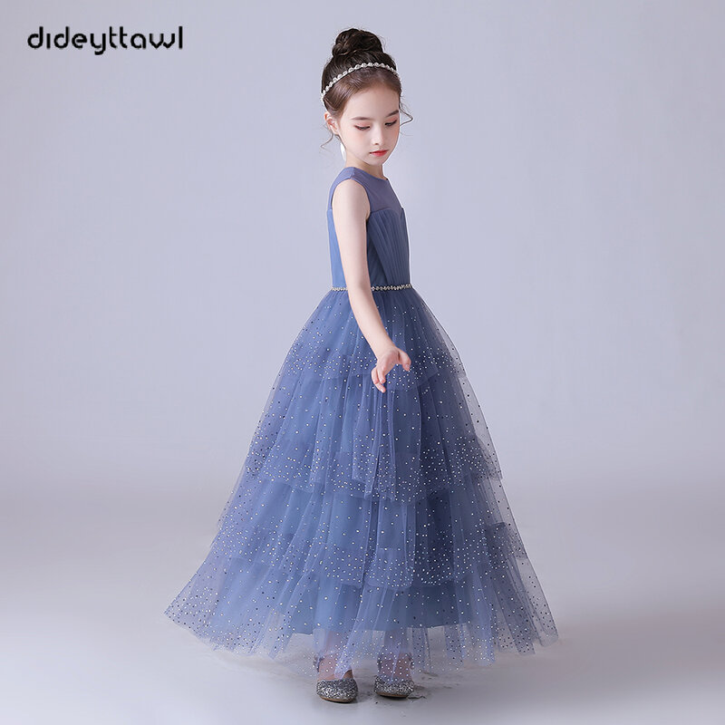 Gaun putri gadis bunga Tulle berlipat tanpa lengan bermanik biru Dusty panjang lantai gaun pengiring pengantin Junior