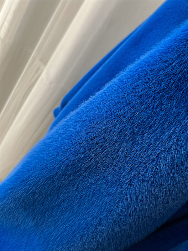 Lautaro 겨울 긴 오버 사이즈 따뜻한 두꺼운 파란색 흰색 솜털 가짜 모피 코트 여성 후드 2022 느슨한 캐주얼 한국 스타일 패션