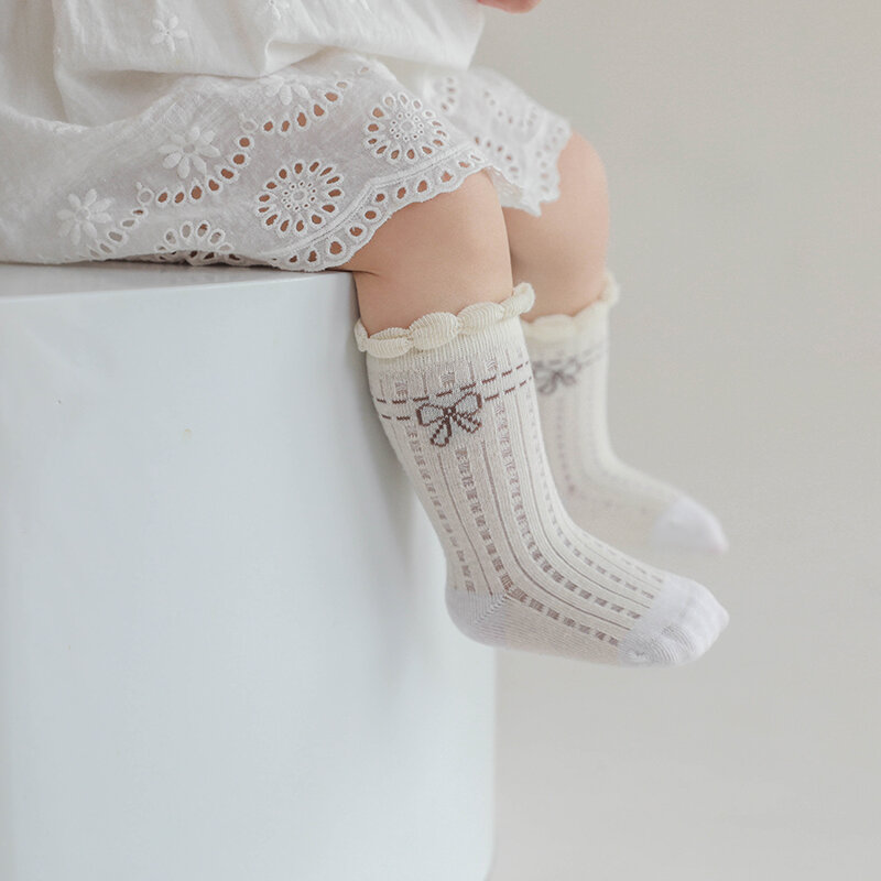 Modamama – chaussettes d'été en maille pour bébé fille, avec joli nœud en dentelle, Tube central, en coton peigné doux, pour nouveau-né