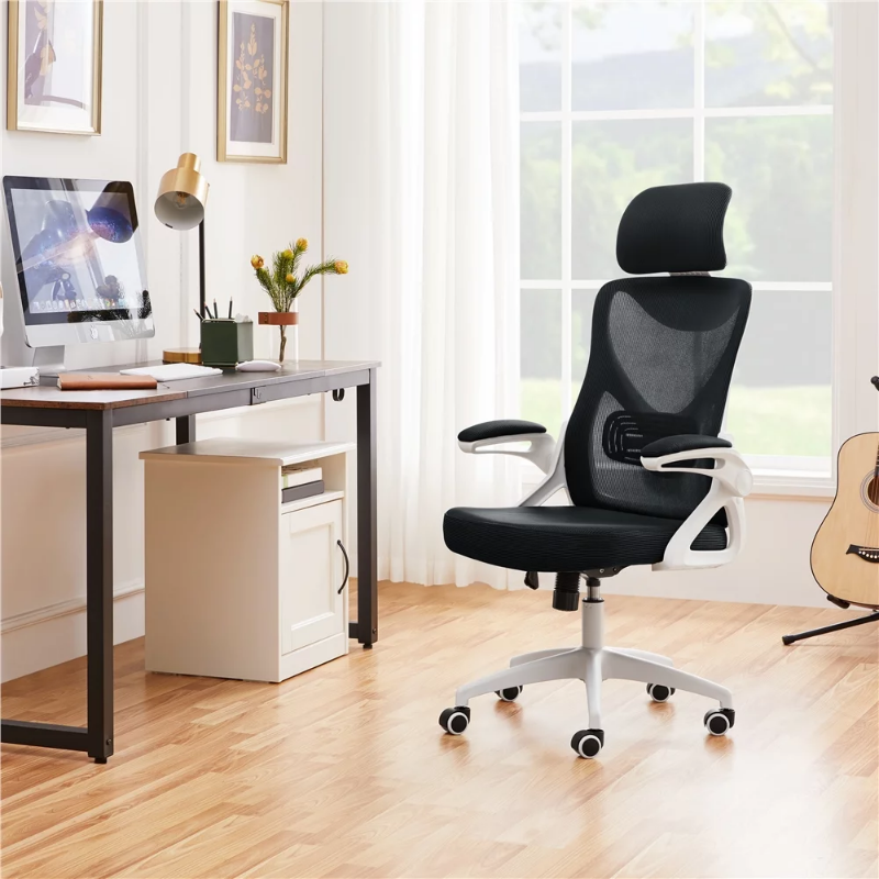 Ergonomischer Bürostuhl aus Mesh mit hoher Rückenlehne und verstellbarer, gepolsterter Kopfstütze, weiß/schwarz