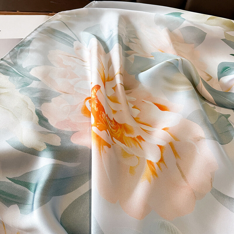 Luksusowy duże szale satynowe wykończenie, pyłoszczelny ręcznik plażowy 180x90cm 2024 styl Bandanna popularne szale jedwabne przeciwsłoneczne z nadrukiem