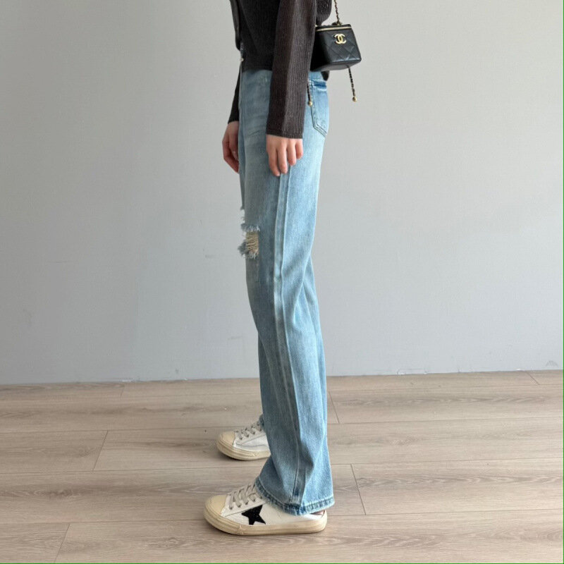 Jeans de perna reta perfurado colorido claro para mulheres, design moderno, rua alta americana popular