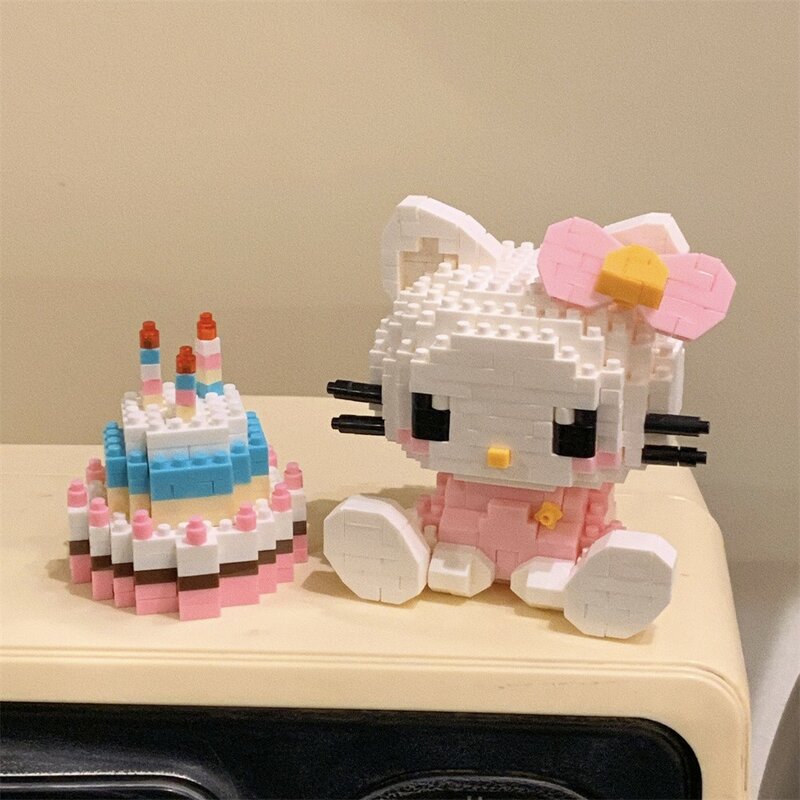 Bloques de construcción de Hello Kitty para niños, juguetes ensamblados, adorno decorativo, figura de Anime Sanrio, modelo Kuromi, regalo de rompecabezas de My Melody