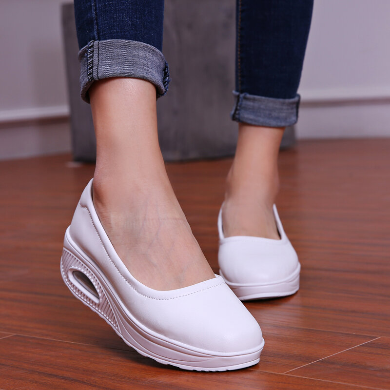 Nurse Shoes Women's Casual Walking Shoes Light Slip-on Daily Walks Shoe Air Cushion PU Business Footwears Zapatos De Enfermera