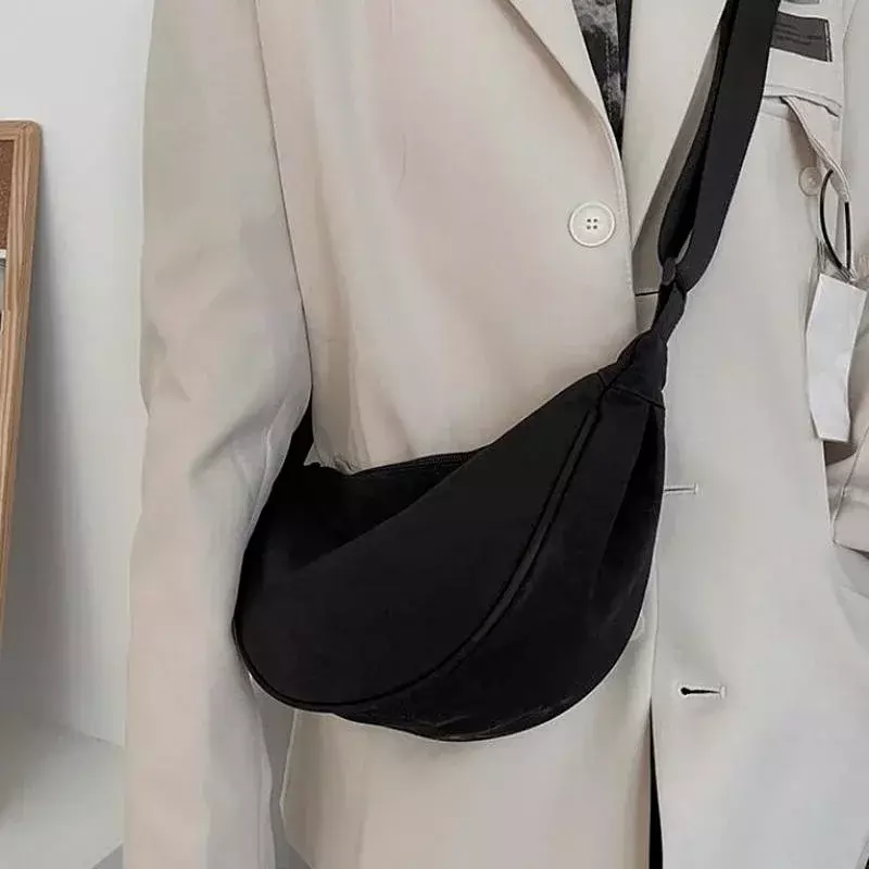 Jednokolorowe torba na klatkę piersiowa dla kobiet o dużej pojemności podróżna na ramię damskie Half Moon saszetka na pasek damskie codzienne Street Fanny Packs 2023