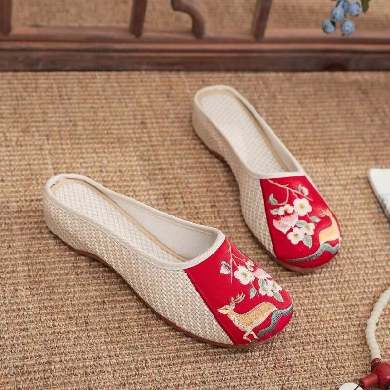 Baotou sandal hak rendah kanvas wanita, sandal bordir sol lembut anti selip, sandal rumah musim panas untuk wanita