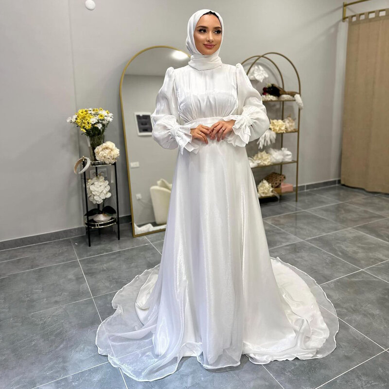 イスラム教徒のオーガンザのウェディングドレス、長いふくらんでいる袖、フリルのハイカラー、ドバイダルガウンとしても、アラビア語のスタイル、あなたはわずかになります