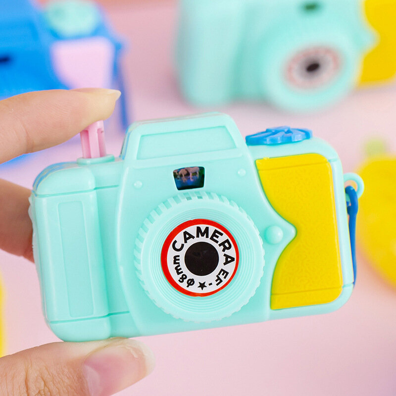 Małe zabawki z aparatem projekcyjnym dla dzieci świecą prezentami przedszkolnymi dla chłopców i dziewcząt lub dekoracją