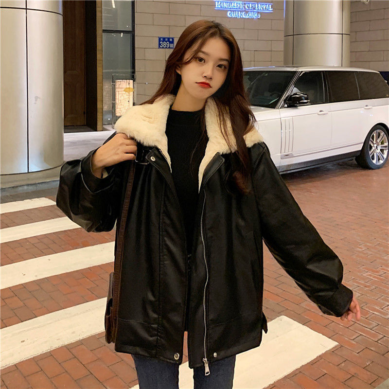 Женская кожаная куртка в стиле ретро, плотная теплая Свободная куртка с длинным рукавом, плюшевой подкладкой и отложным воротником, уличная одежда в Корейском стиле для зимы