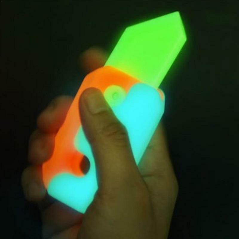 New 3D Radish Knife Gravity Mini Keychain Children Decompressions Push Card Toy Gift Surprise