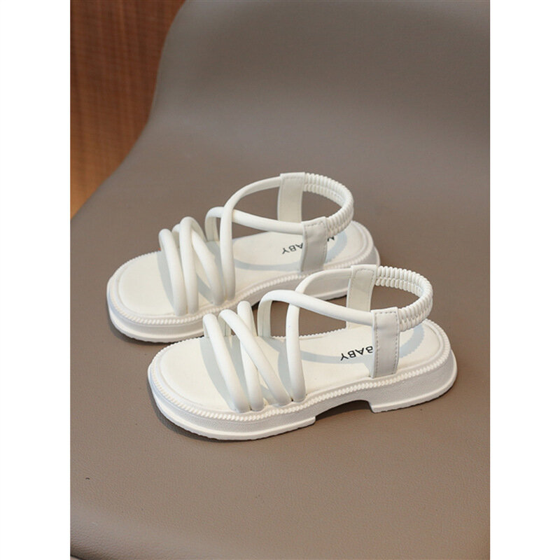 Nowe letnie dziecięce sandały rzymskie dla dziewczynek 2024 Moda Uniwersalne buty plażowe dla dzieci Antypoślizgowe buty w prostym stylu