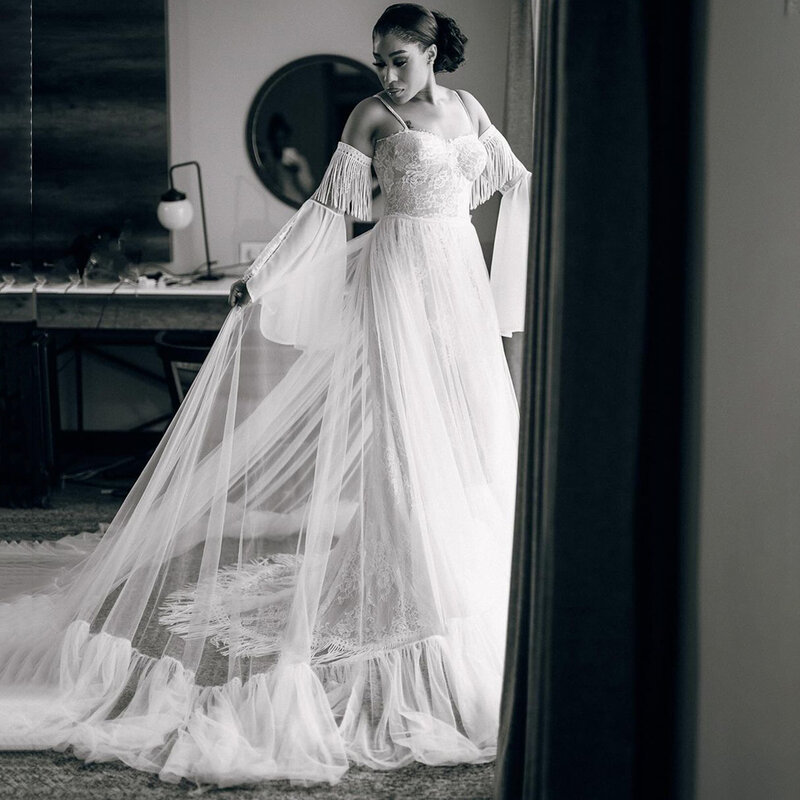 Maniche lunghe svasate rimovibili abiti da sposa Dubai orlo arruffato pizzo sottofondo nappe corsetto indietro Luxe arabo moderno abito da sposa