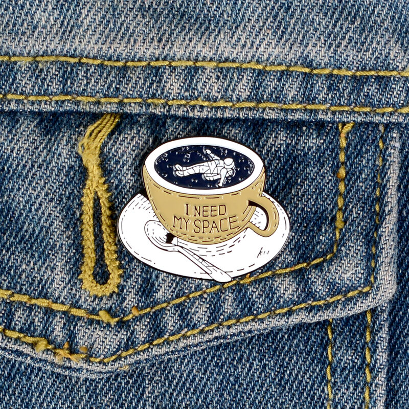 Email Pin Custom Astronaut Kosmonaut Band Broches Revers Badge Cartoon Grappig Universum Oceaan Leven Sieraden Ik Heb Ruimte Nodig