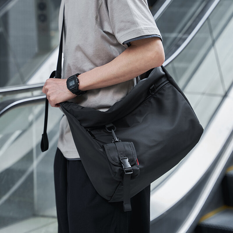 Tas selempang pria, desain trendi sederhana kualitas tinggi mode tahan air tas bahu untuk remaja berpergian tas Messenger 2023