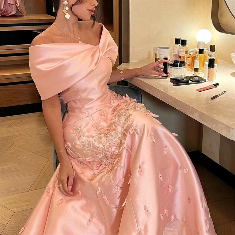 Атласное Вечернее Платье с V-образным вырезом, открытыми плечами и бусинами