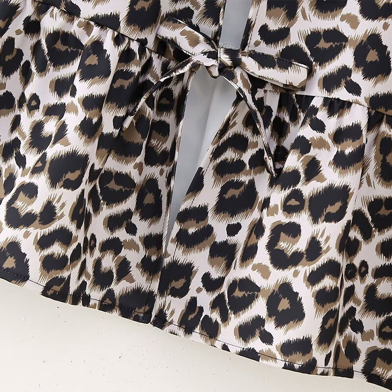 เสื้อผ้าสตรี2024ใหม่ฤดูร้อนแขนสั้นพิมพ์ลายเสือดาวเสื้อสั้นลูกไม้ขึ้นเซ็กซี่และสง่างามของผู้หญิง