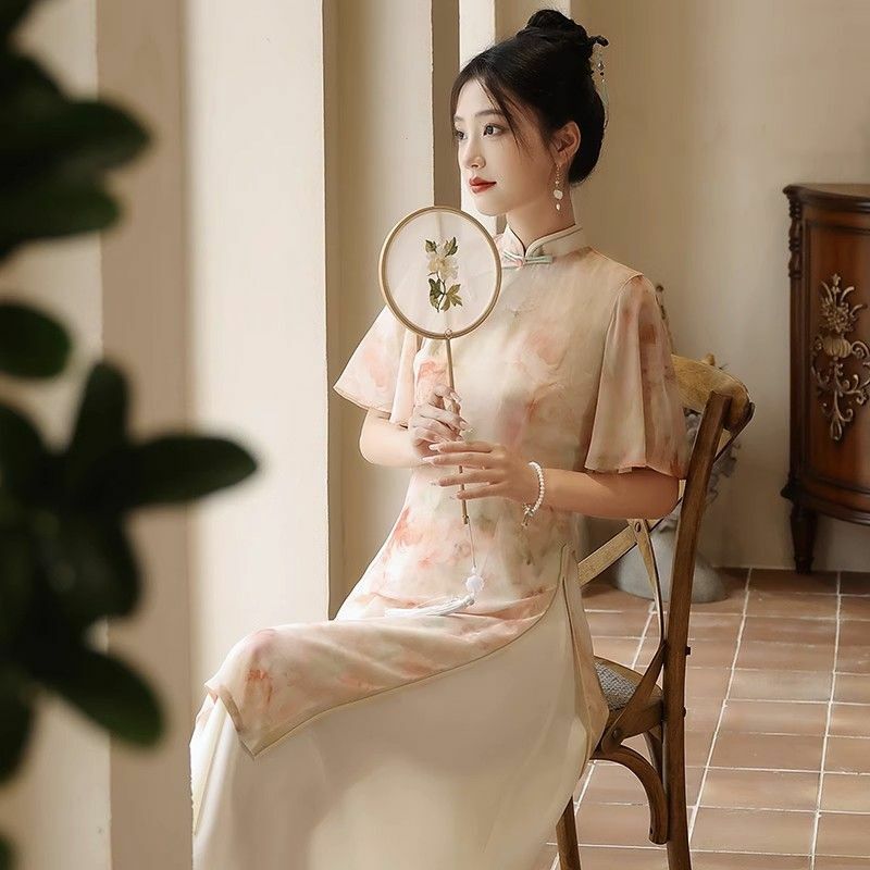 Różowy haftowany długi warstwowy Aodai Cheongsam z krótkim rękawem kobiecy letni tradycyjny strój chiński wieczorowy w stylu chińskim
