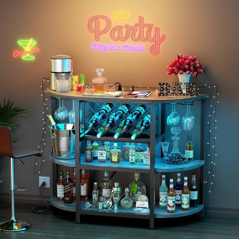 Kabinet meja Bar dengan stopkontak, Kabinet Bar Mini rumah LED untuk minuman keras, dudukan Bar anggur logam dengan penyimpanan 4 tingkat