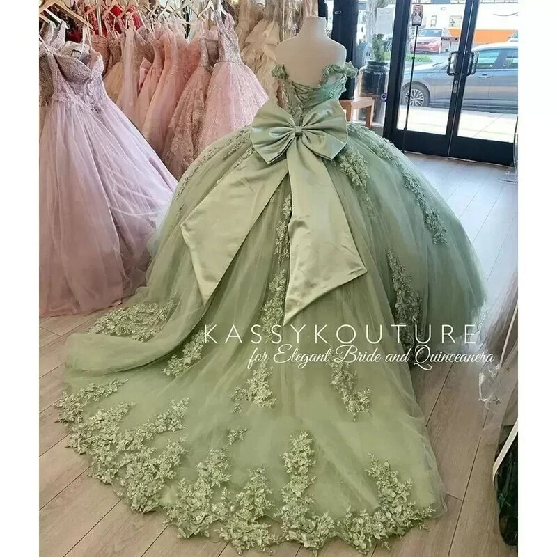 Luxury Green Princess Quinceanera Dresses Off Shoulder Floral Appliques Lace Bow Back Corset Sweet 16 Masquerade Party Gowns