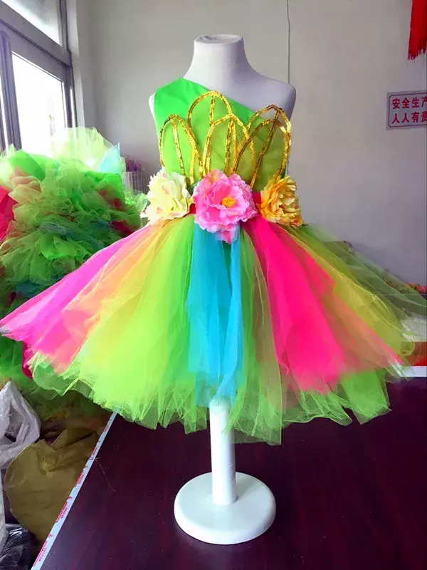 女の子のためのカラフルな花の標準ダンスドレス、セクシーなモダンなダンスコスチューム、子供と子供のための競技服