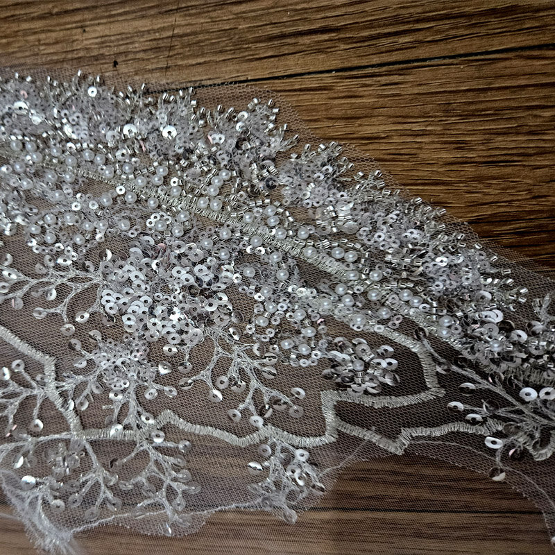 Full crystal pearl lace veil bridal cathedral luxury 2024 new wedding accessories white veil With metal hair comb