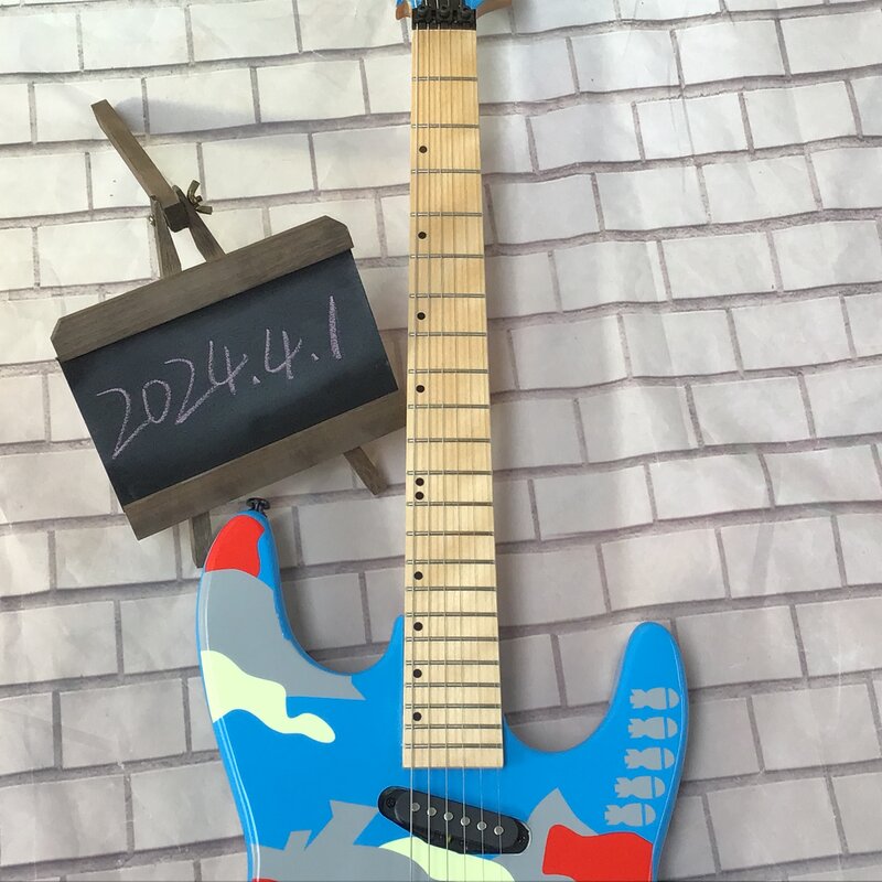 Gitar listrik 6 senar, gitar listrik biru dengan perangkat keras warna hitam