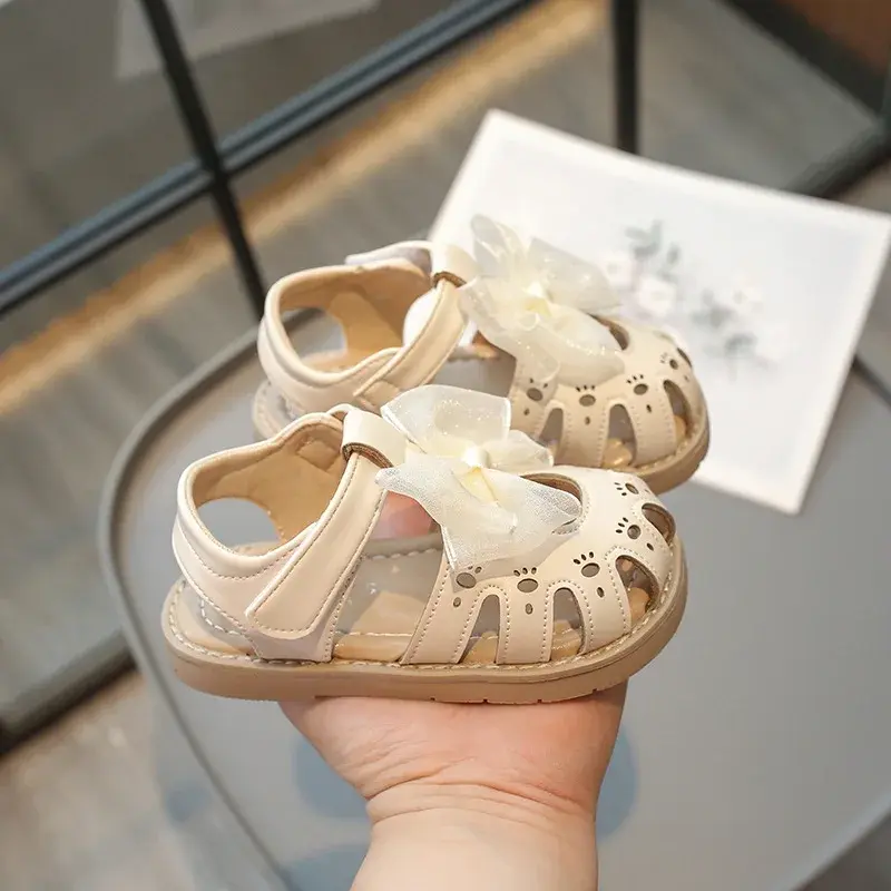 Sandalo bambina estate principessa dolce pizzo papillon sandali piatti per bambini moda causale eleganti sandali da spiaggia per bambini Beige