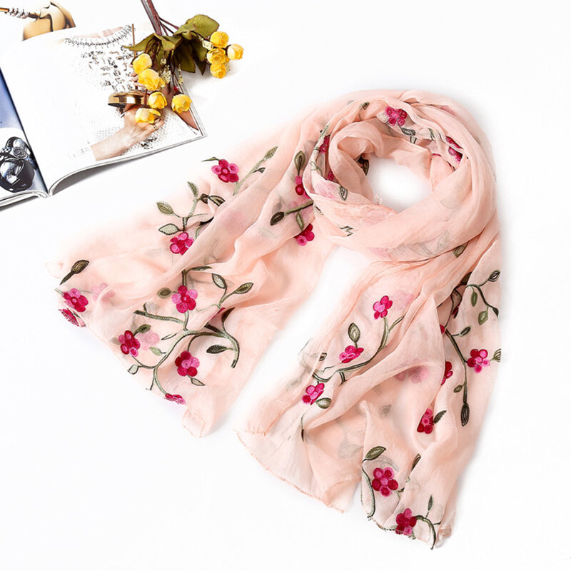 2022 الصيف وشاح حريري الحجاب النساء التطريز طباعة لينة الحجاب شال التفاف موضة السيدات الصلبة الباشمينا شاطئ الشالات باندانا