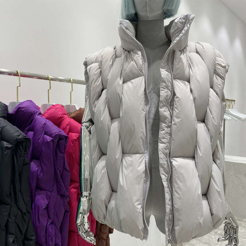 2024 New Winter High Street Gilet Weave Fluffy Down Sleeveless Vest Women Thickened Warmth Plaid Lightweight Puffer Waistcoat
