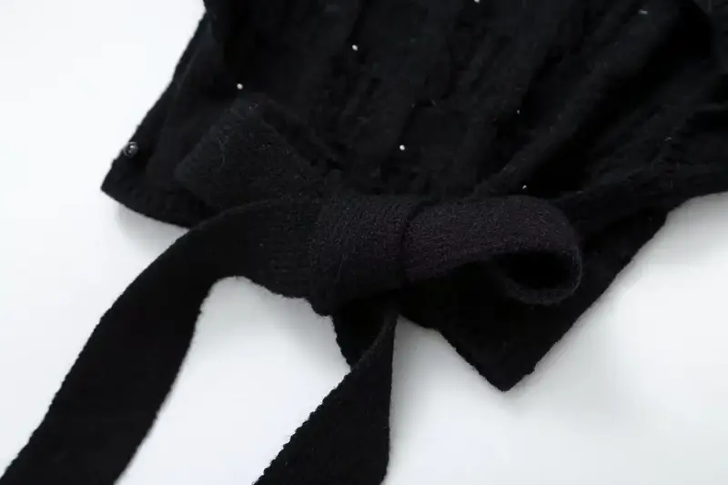Женский вязаный свитер с искусственным жемчугом и длинным рукавом
