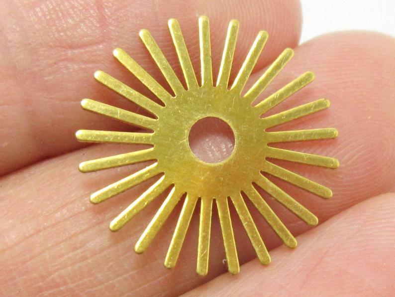 20 pezzi di fascino del sole in ottone, fascino dell'orecchino della luce solare, 19.5x0.5mm, risultati in ottone a cerchio rotondo, creazione di gioielli fai da te-R1317