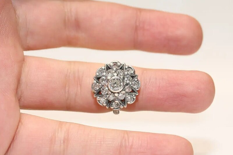 Оригинальное кольцо из 18-каратного золота ручной работы с натуральными бриллиантами