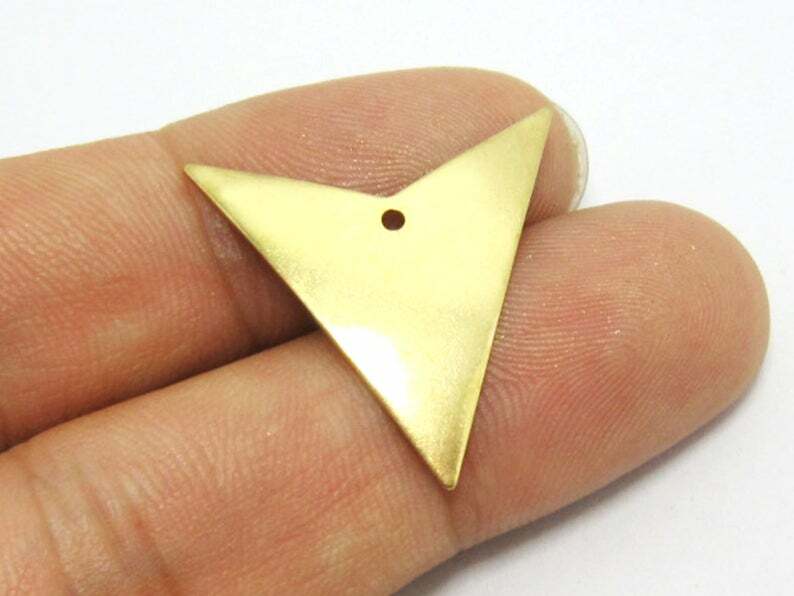 50 pces bronze pingente 25mm latão cru triângulo seta encantos r598
