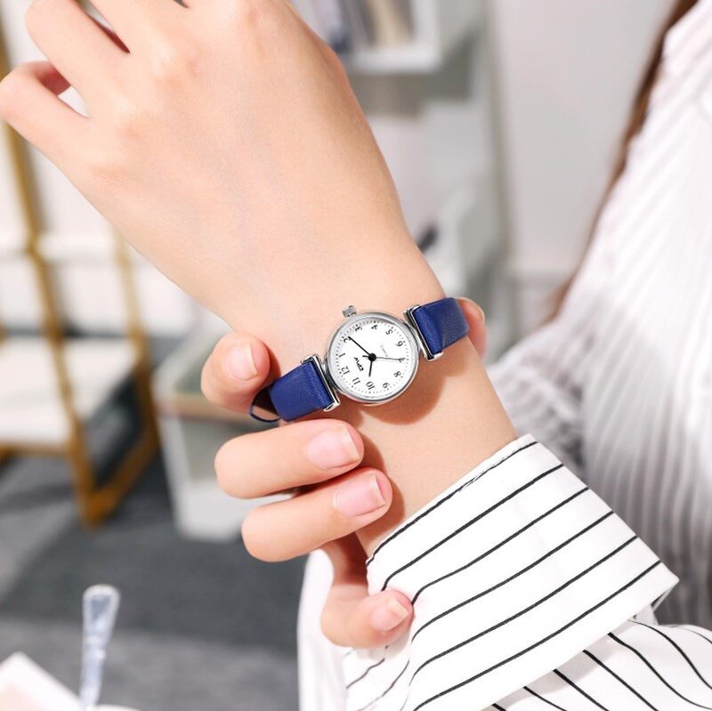女性用ミニクォーツ懐中時計,小型時計サイズ24mm,ダイヤル付き合成皮革ストラップ,ミニマリストデザイン