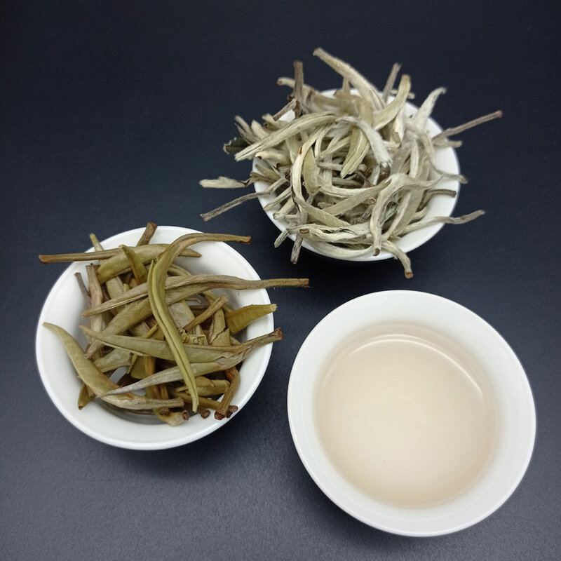 100 г Белый чай Гу Шу Бай Хао "Серебрянные иглы со старых деревьев"