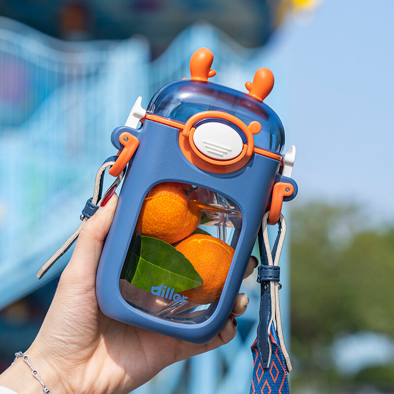 Diller-botella de agua Tritan para niños, vaso de paja con diseño de cornamentas de dibujos animados, Ideal para deportes al aire libre