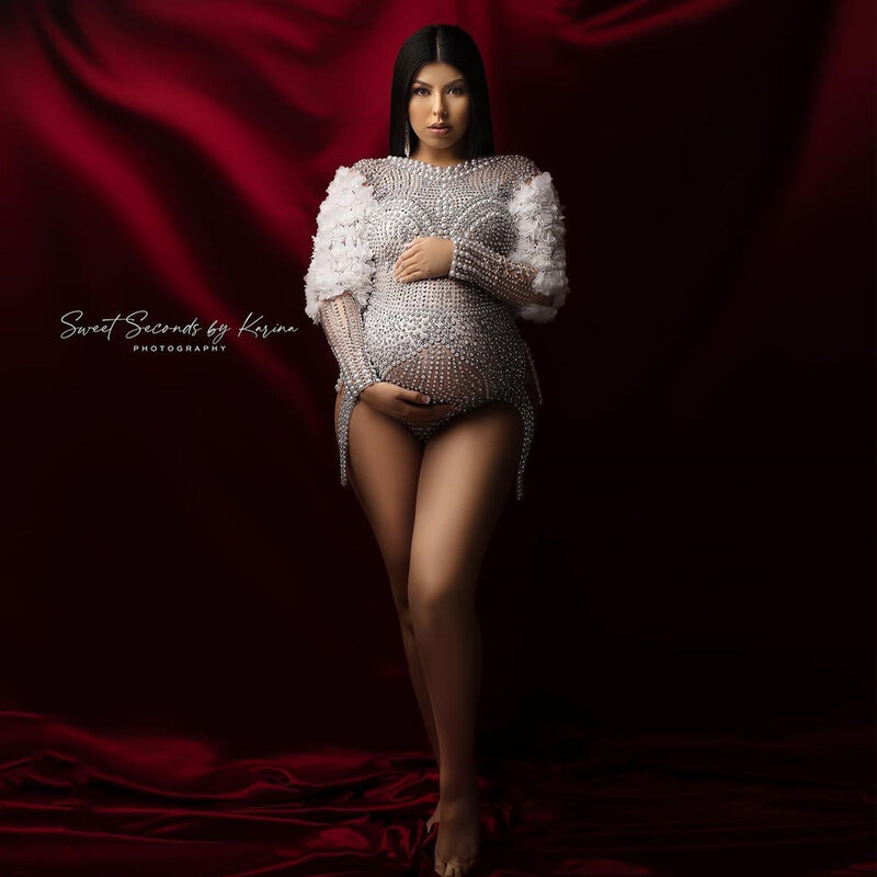 Fotografia ciążowa wspaniała seksowna bogini luksusowa elegancka pełna wspaniałych pereł wysoka elastyczność body dla sesja zdjęciowa