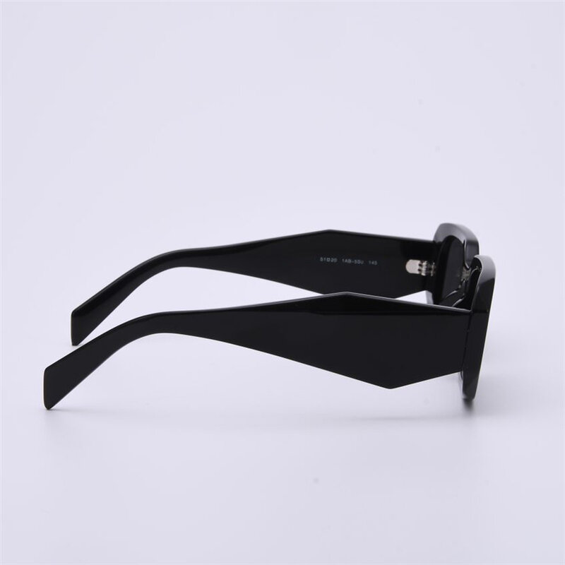 Okulary przeciwsłoneczne dla mężczyzn i kobiet lato w stylu anty-ultrafioletowym 17WF Retro kwadratowa płyta pełna ramka modne okulary losowe pudełko