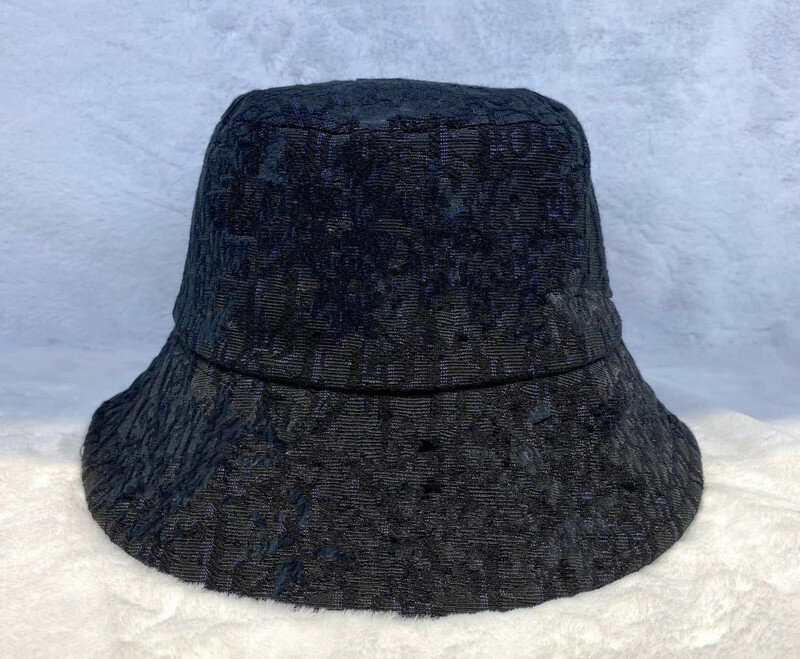 قبعة بحافة 2021 للنساء من علامة تجارية مصممة للسيدات