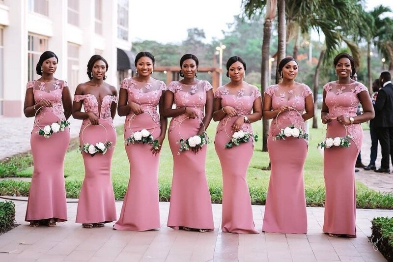Afrikanische Meerjungfrau Brautjungfer Kleider Sheer Neck Cap Sleeves Hochzeit Gast Kleid Robe Mädchen Plus Size Maid Der Ehre Kleider