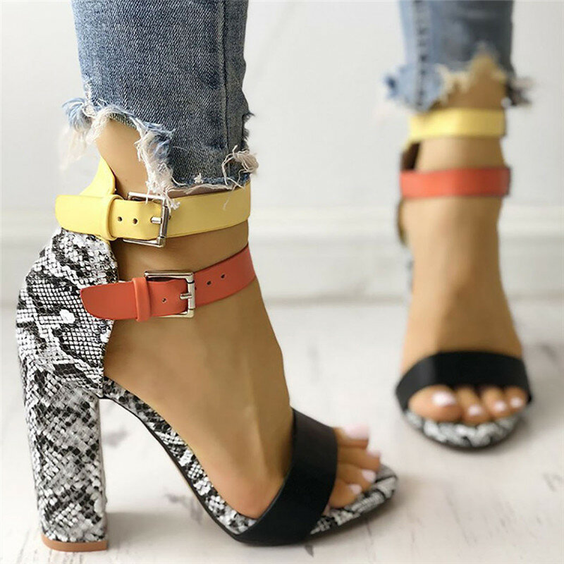 Sandalias de talla grande 35-43 para Mujer, zapatos informales de tacón alto de serpiente de colores mezclados, a la moda, con hebilla, 2020