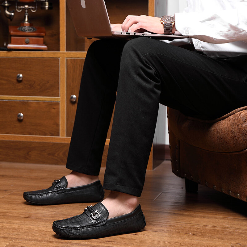 Luxury Designer Mens Slip บนรองเท้ารองเท้าแตะ Loafers ชายของแท้หนังผู้ชาย Loafer Flats รองเท้ารองเท้าบุรุษอย่างเป็นทาง...