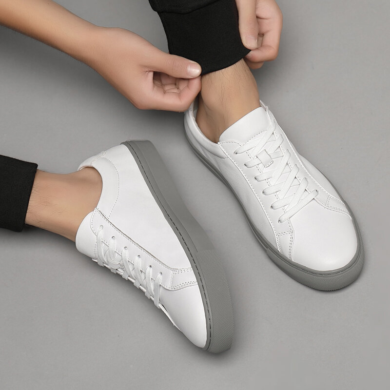 Zapatos blancos informales para hombre, calzado de cuero blanco puro, tendencia, combina con todo, 2021