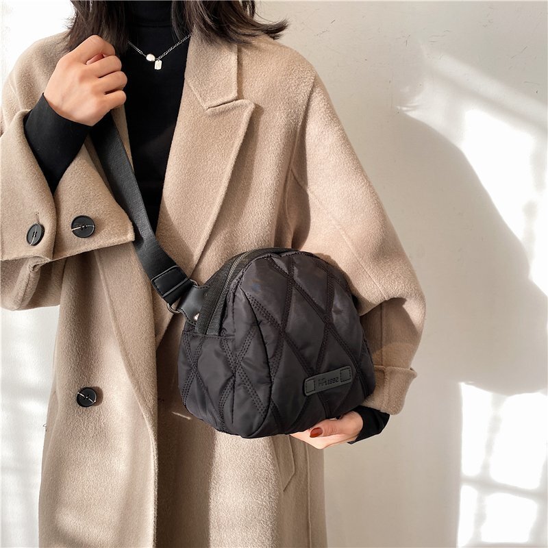 Umhängetaschen für Frauen 2021 Winter Kleine Nylon Stepp Designer Luxus Handtasche Trends Telefon Schulter Handtaschen und Geldbörsen