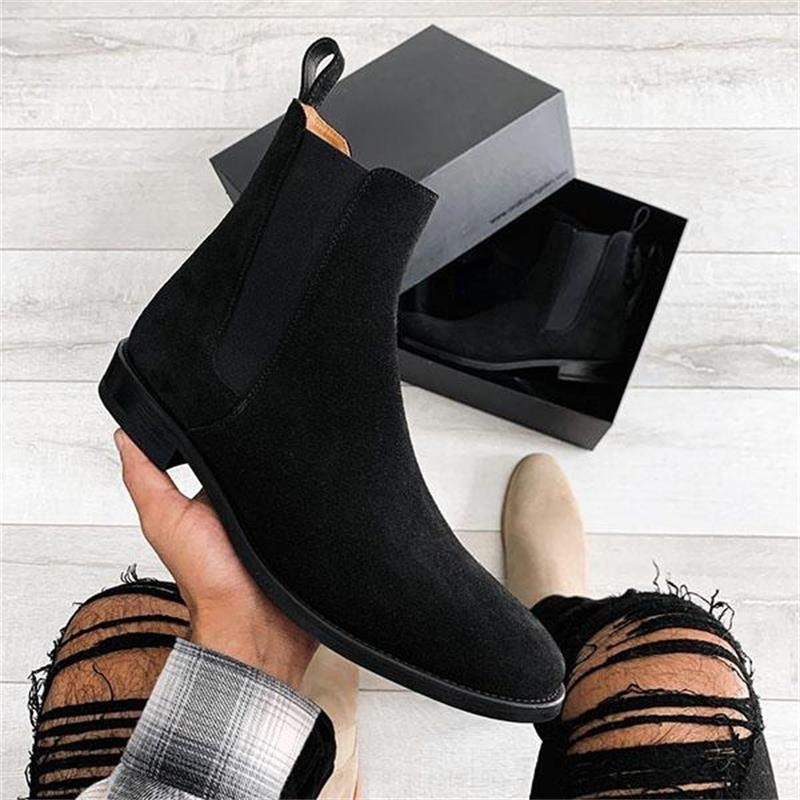 Zapatos de vestir informales a la moda para hombre, calzado de ante de imitación negro hecho a mano, clásico, punta redonda, tacón bajo, combina con todo, botas Chelsea HL839